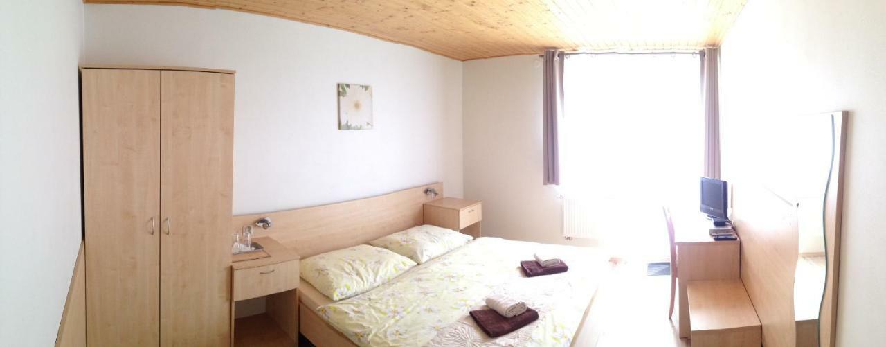 Guest House Fleurs Liptovsky Mikulas Exterior foto
